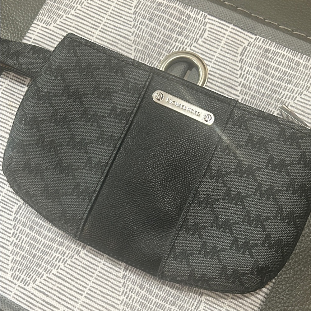 Michael Kors Gray and Black MK Logo Signature Belt Bag NEW - Picture 3 of 8